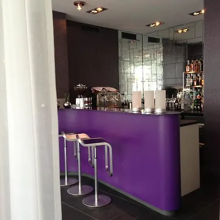 Q! Casa Berlin 4* ベルリン